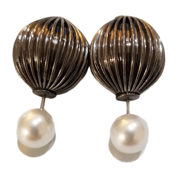 Double face Earrings New! - Picture 3 of 6